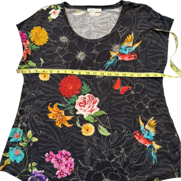 JOHNNY WAS floral pajamas with cap sleeves and crop pants in medium. - Picture 3 of 14